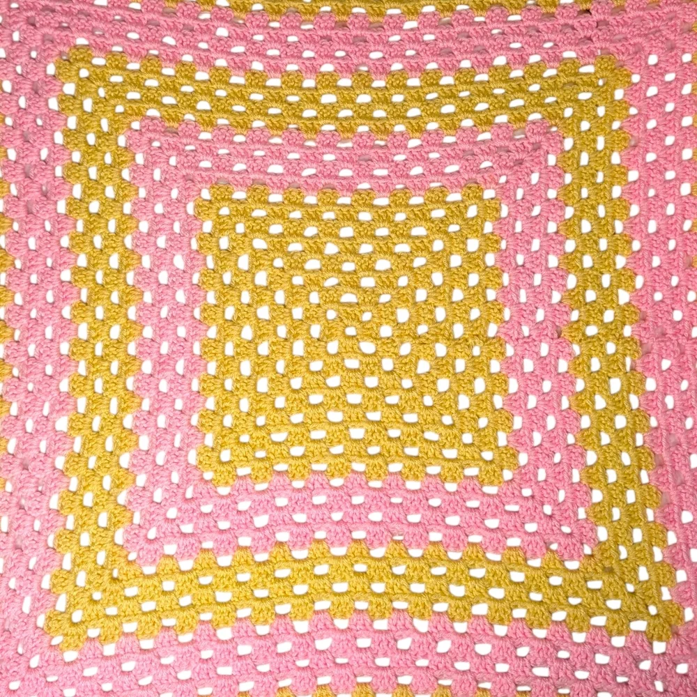 Vintage Crochet Baby Blanket Granny Square Star Shaped Pink Yellow 37